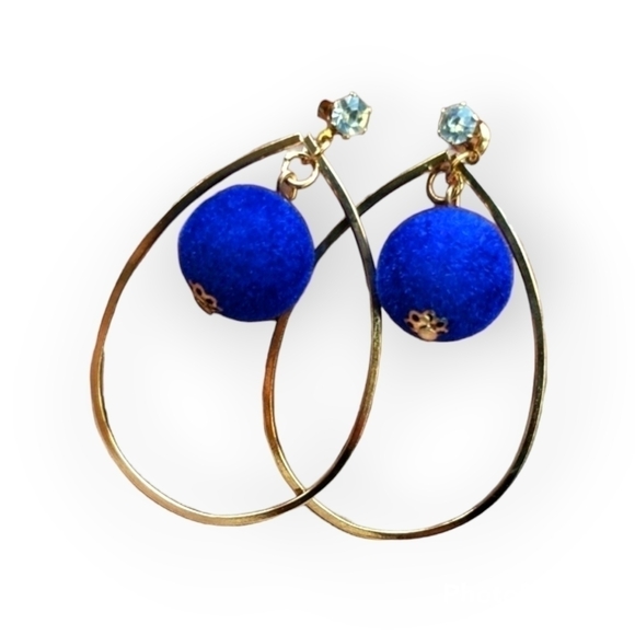Gold tone stud dangling earrings spheres blue felt like balls globes - Picture 2 of 9